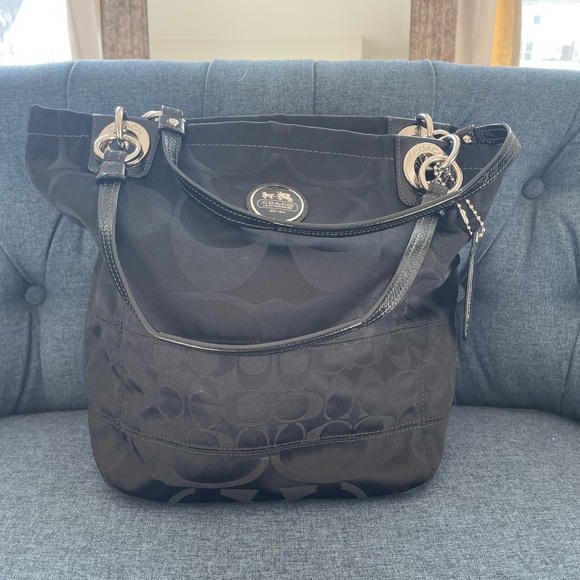 Coach purse, bucket style - Picture 1 of 2